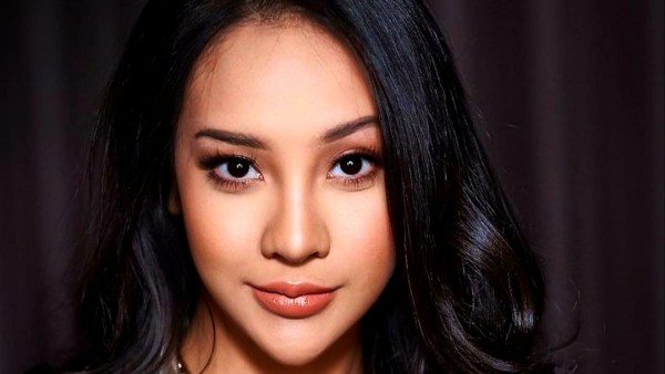 Anya Geraldine (net)-1637373552