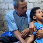 Maria Aprilia Ketrinia Yendiru bersama kakek dan neneknya-1645851741