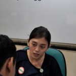Petugas BPJS Kesehatan sedang melayani masyarakat-1645854434