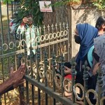 Sejumlah siswi yang memakai hijab dilarang masuk sekolah di negara bagian Karnataka, India-1644037527