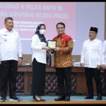 Wakil Ketua MPR Ahmad Basarah (tengah)-1668663376