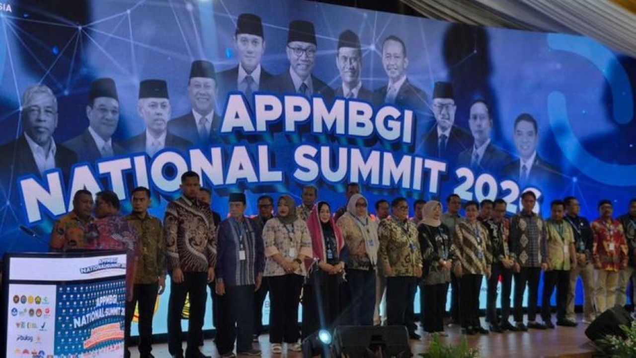 Asosiasi Pengusaha dan Pengelola Dapur Makan Bergizi Gratis Indonesia (APPMBGI) secara resmi melantik dan mengukuhkan Dewan Pengurus Daerah (DPD) I dan DPD II se-Indonesia. (Foto: Ntvnews.id-Muslimin Trisyuliono)