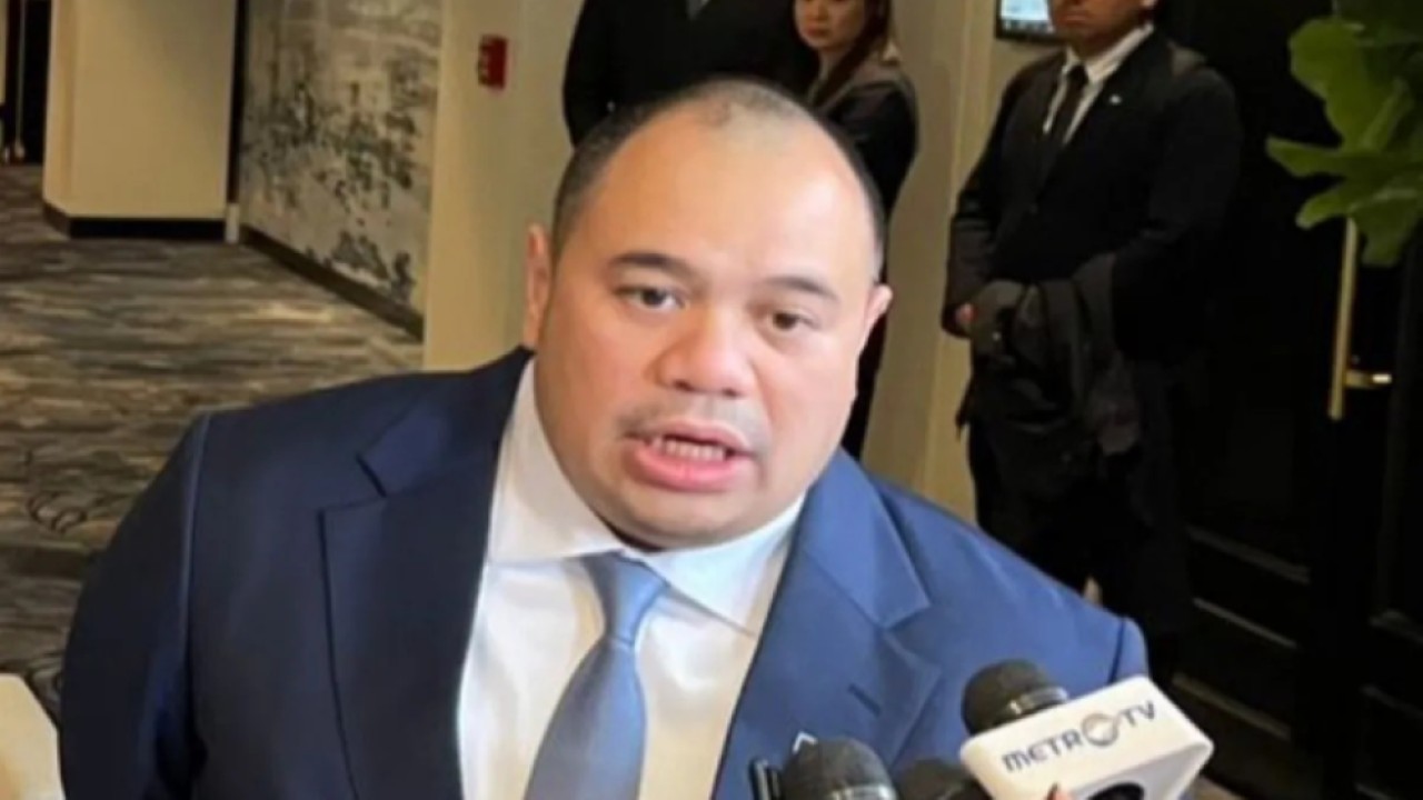 Chief Investment Officer (CIO) Pandu Sjahrir memberikan keterangan pers usai mendampingi Presiden Prabowo dalam pertemuan bisnis dengan para investor global di Washington DC, Amerika Serikat, Kamis (19/2/2026) waktu setempat. (ANTARAFOTO/Hafidz Mubarak A) (Antara)