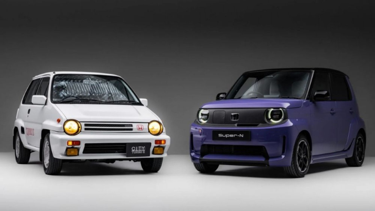 Honda Super-N 2026 dan Honda City Turbo II klasik. (Foto: Honda via ArenaEV)