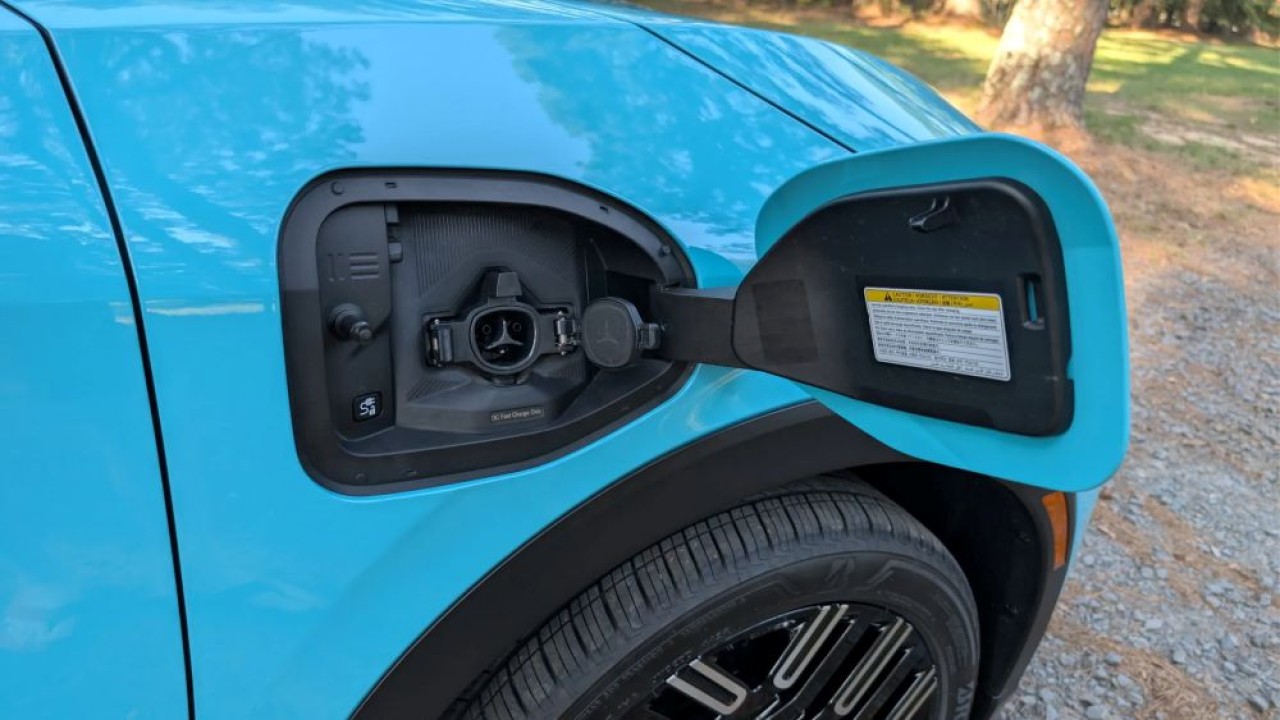 Nissan instruksikan 51 pemilik Nissan Leaf untuk segera berhenti menggunakan kendaraan listrik mereka. (Foto: Istimewa via Carscoops)