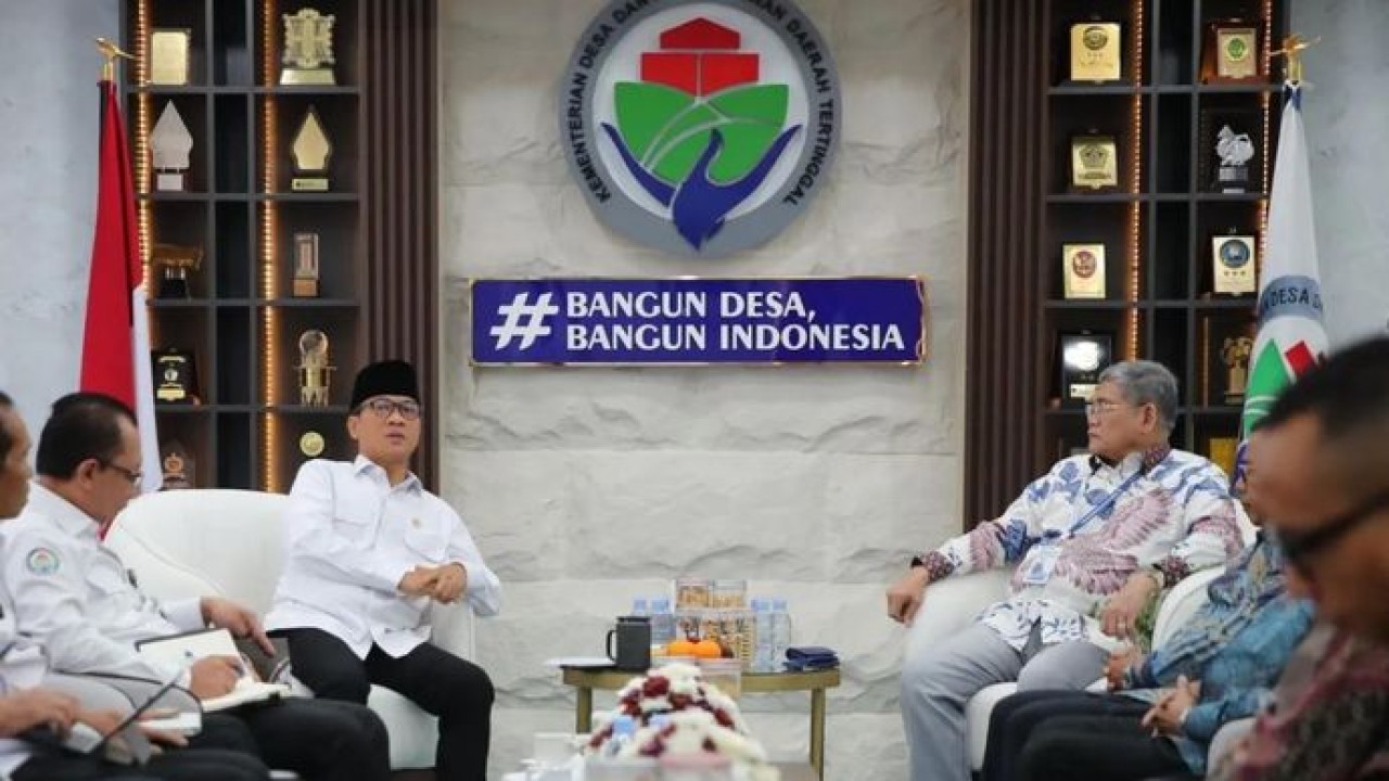 Mendes PDT Yandri Susanto menerima audiensi DPN Peradiprof di Kantor Kemendes PDT di Jakarta, Senin 4 Mei 2026. ANTARA/HO-Humas Kemendes PDT (Antara)