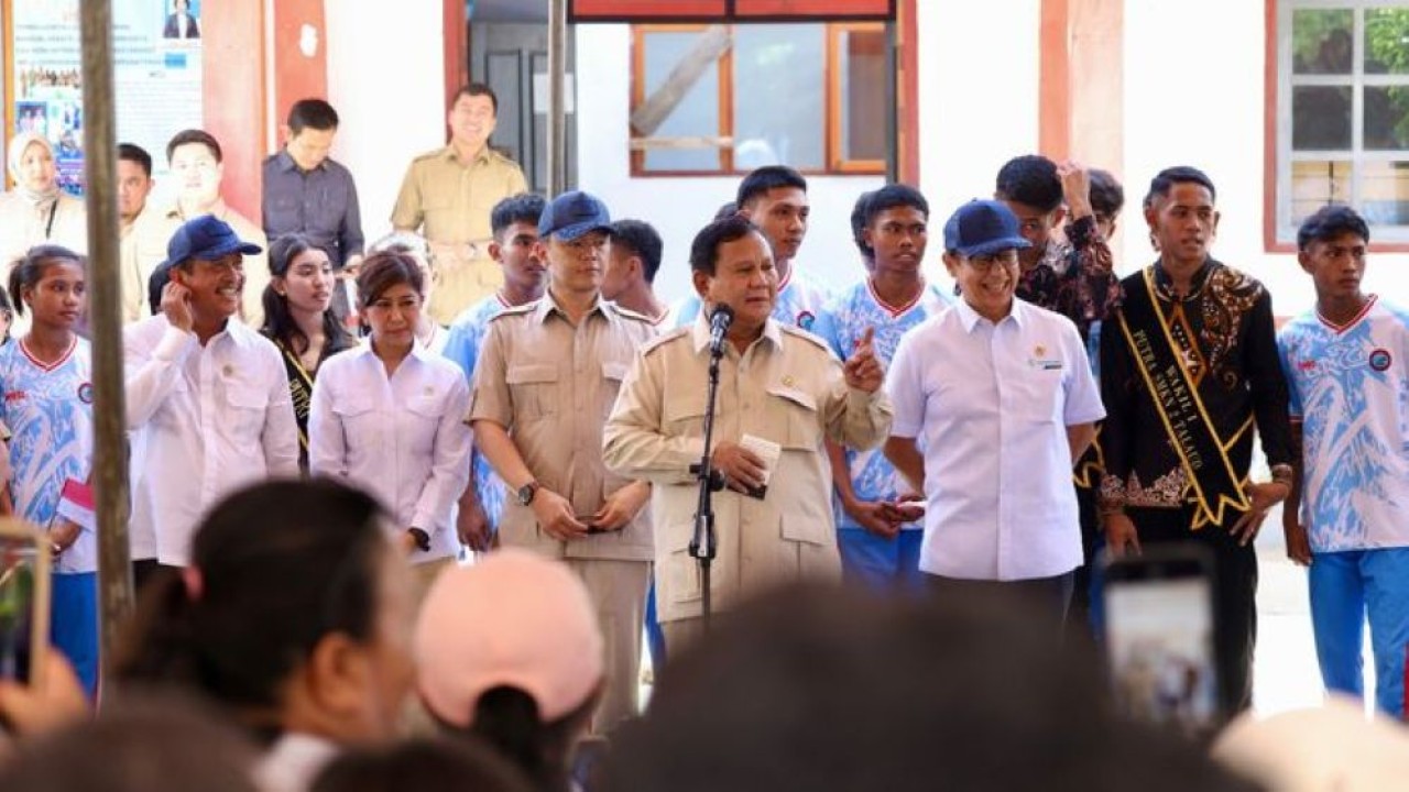 Presiden Prabowo Subianto menegaskan komitmennya guna mempercepat pembangunan fasilitas pendidikan dan kesehatan di wilayah terluar Indonesia. (Foto: Istimewa)