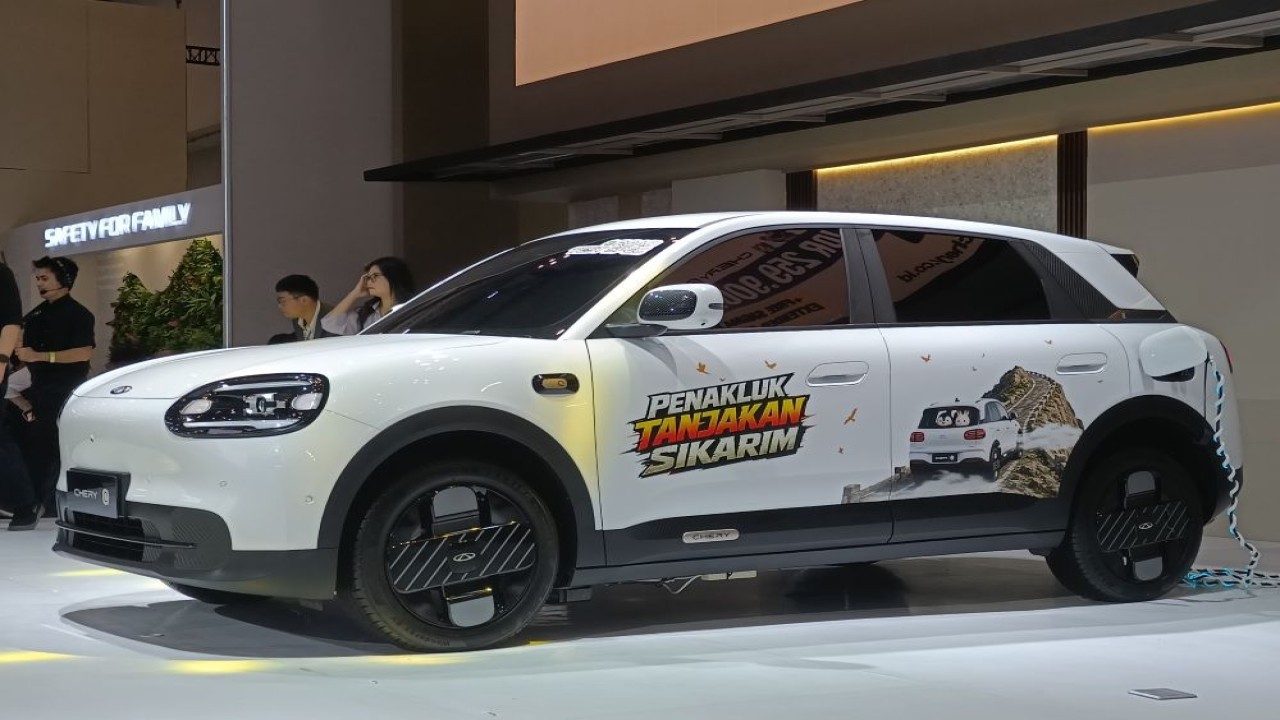PT Chery Sales Indonesia (CSI) resmi mengumumkan harga mobil listrik terbaru mereka, Chery Q, dalam ajang GIIAS 2026. (Foto: Adiantoro/NTV)