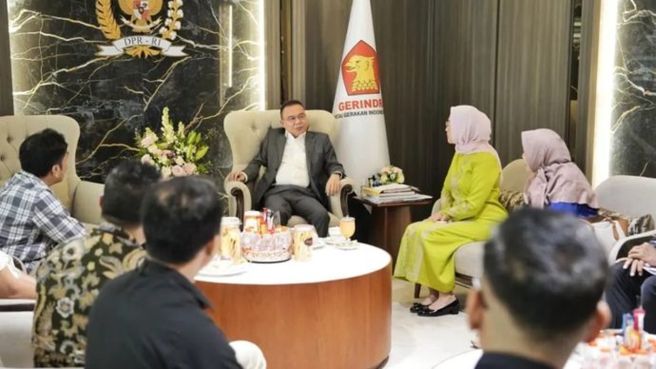 Wakil Ketua DPR RI Sufmi Dasco Ahmad menerima audiensi dari Serikat Pekerja Perkebunan Nusantara PT Sinergi Gula Nusantara (SPBUN-SGN) di kompleks parlemen, Jakarta, Rabu, 29 Juli 2026 (Antara)