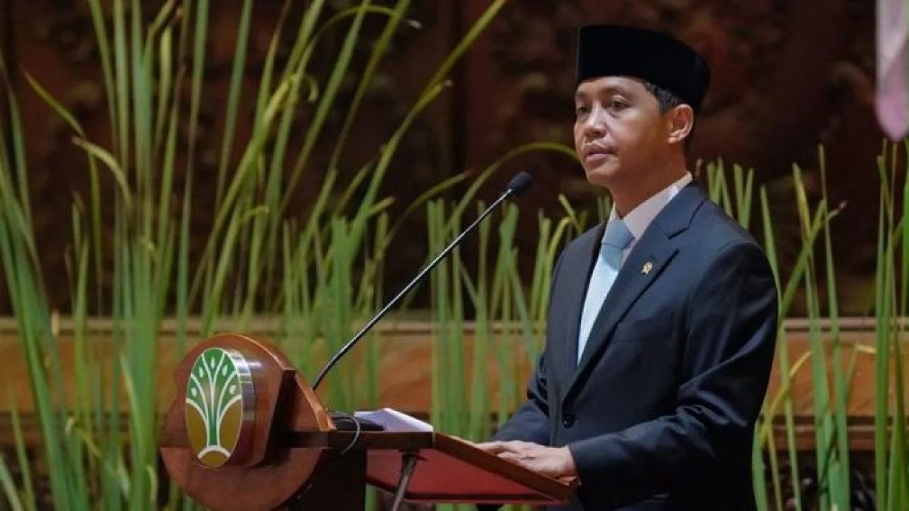 Menteri Kehutanan (Menhut) Raja Juli Antoni dalam pelantikan pejabat manajerial dan nonmanajerial serta mengambil sumpah ASN di lingkungan Kementerian Kehutanan, Rabu, 8 Juli 2026. (Antara)