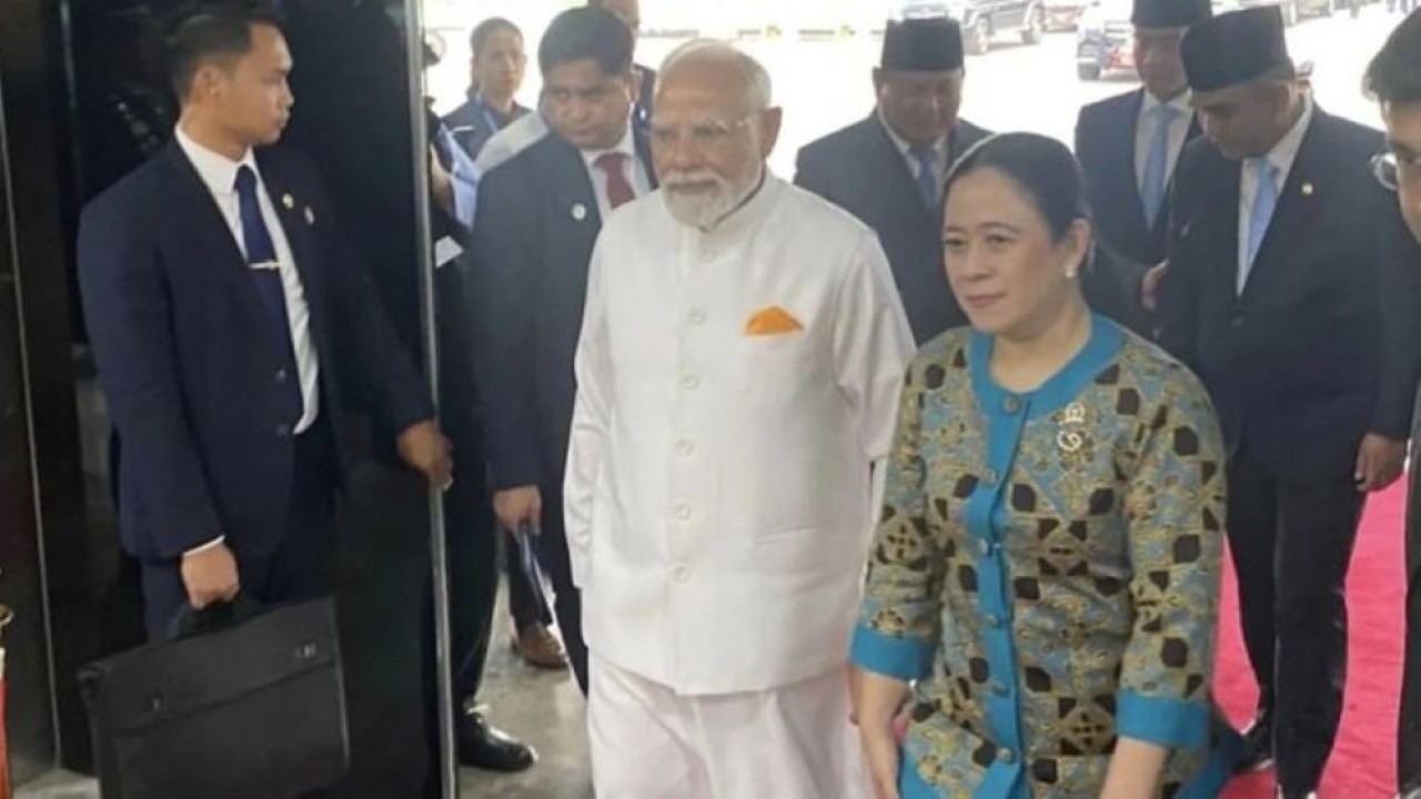 Ketua DPR RI Puan Maharani menyambut Perdana Menteri (PM) India Narendra Modi yang berkunjung ke Kompleks Parlemen, Jakarta, Selasa, 7 Juli 2026. (Foto: Antara)