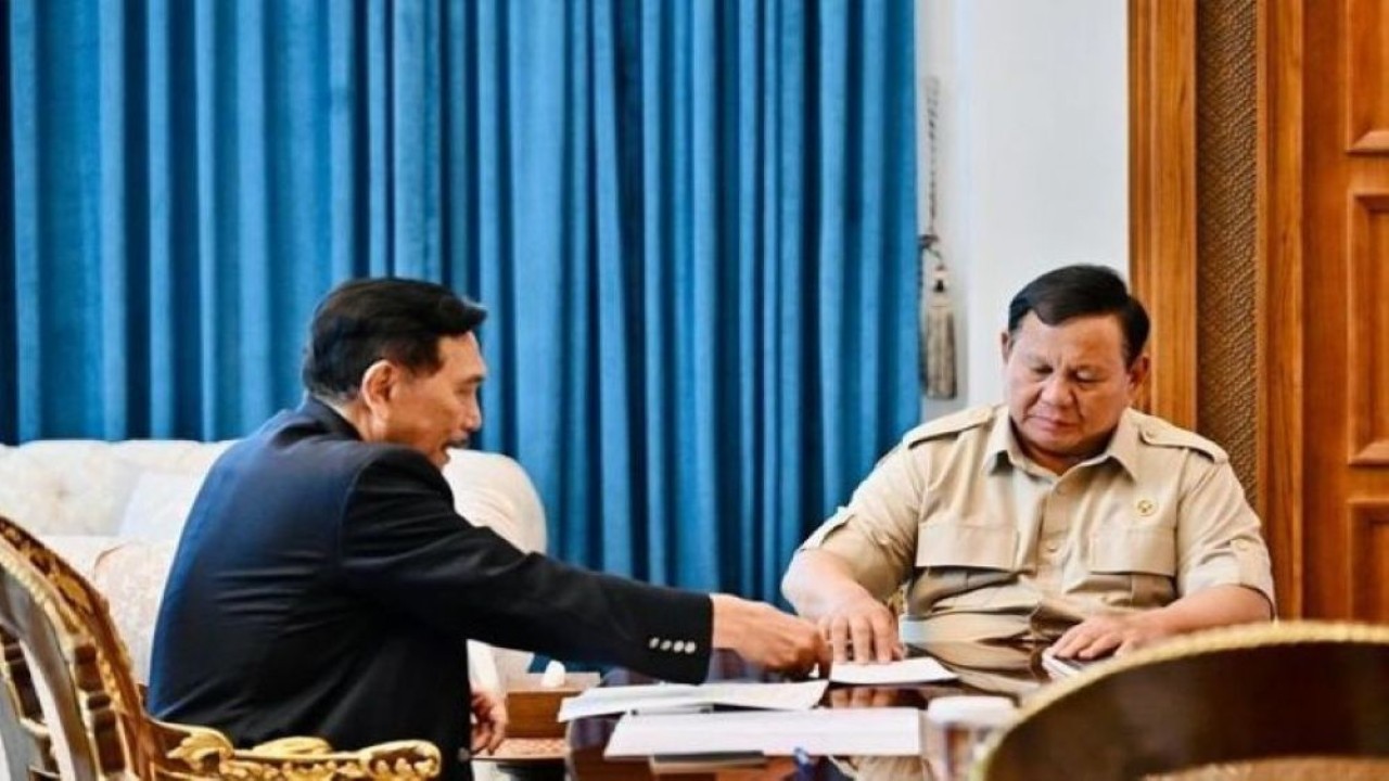 Ketua Dewan Ekonomi Nasional (DEN) Luhut Binsar Pandjaitan membagikan momen saat bertemu dengan Presiden Prabowo Subiantodi Istana Merdeka, Jakarta. (Foto: Istimewa)