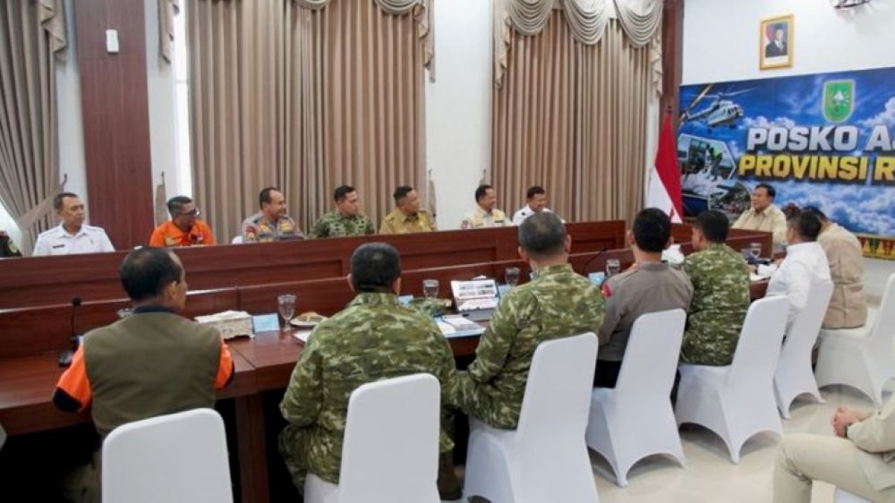 Presiden Prabowo Subianto dalam Rapat Penanganan Kebakaran Hutan dan Lahan (Karhutla) di Riau, Senin, 24 Agustus 2026. (Foto: Istimewa)