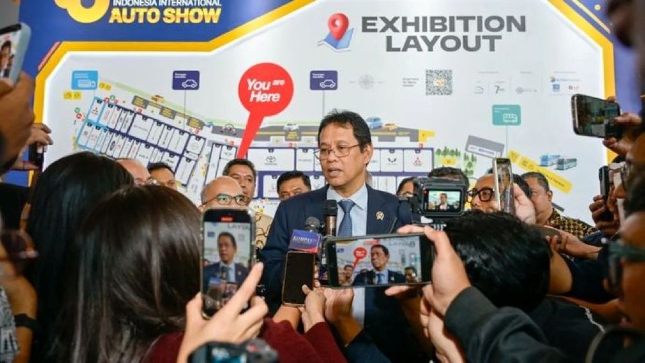 Menteri Keuangan (Menkeu) Purbaya Yudhi Sadewa menjawab pertanyaan wartawan dalam wawancara cegat usai acara Gaikindo Indonesia International Auto Show (GIIAS) 2026, di Tangerang, Banten, Selasa, 4 Agustus 2026. (Foto: Antara)