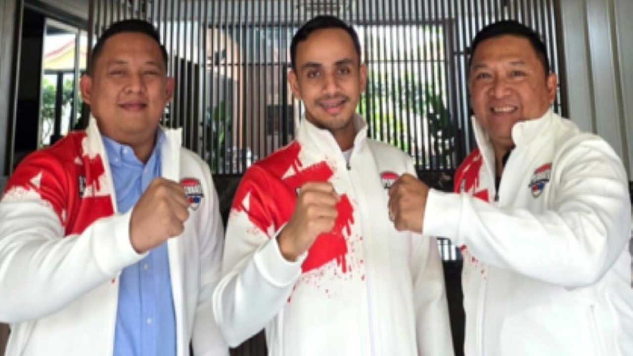 Ketua Perbati Provinsi Sumut Zainuddin Lubis, Ketua Umum Perbati Ray Zulham (tengah), dan Sekjen Perbati Hengky Silatang (kanan). (Istimewa)