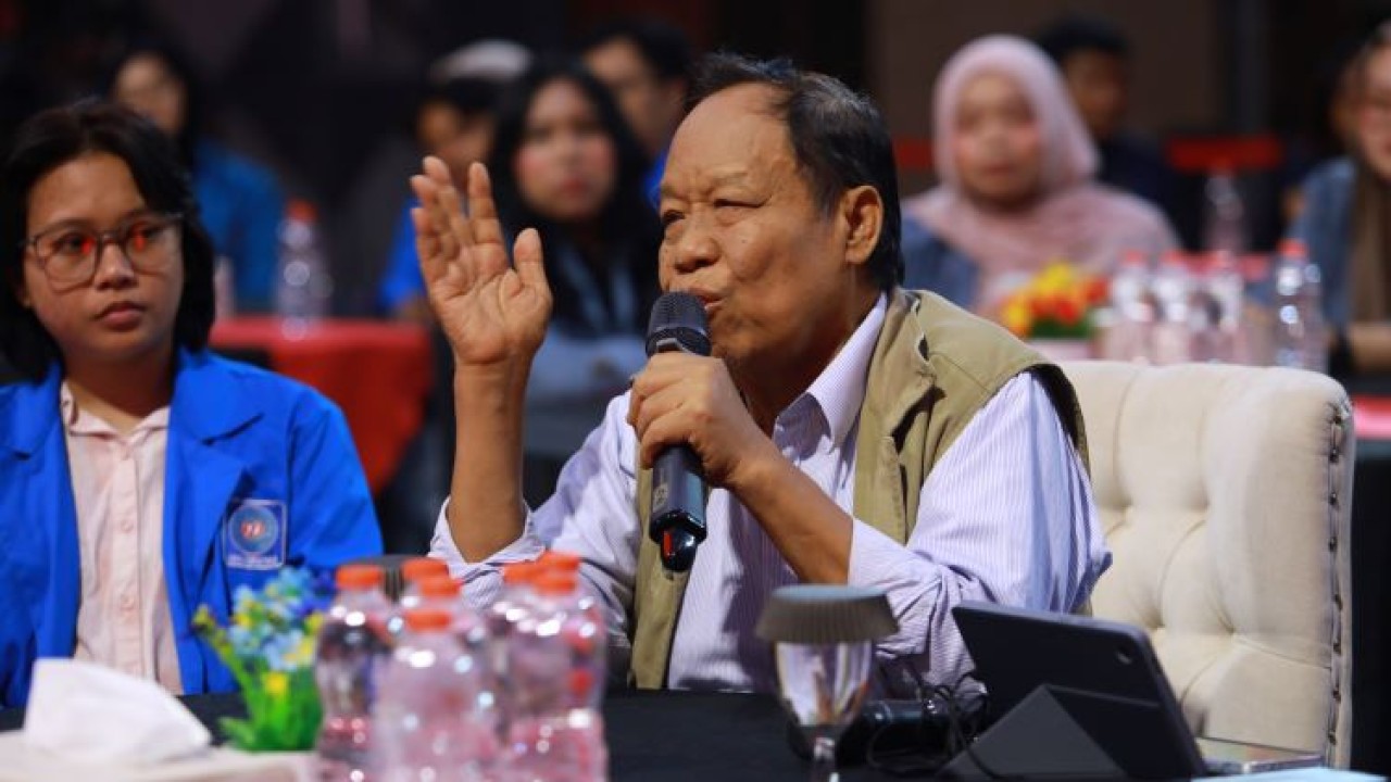 Budayawan M Sobary dalam program Suara Nusantara di Nusantara TV. Foto: Toga Ibnu Pratama