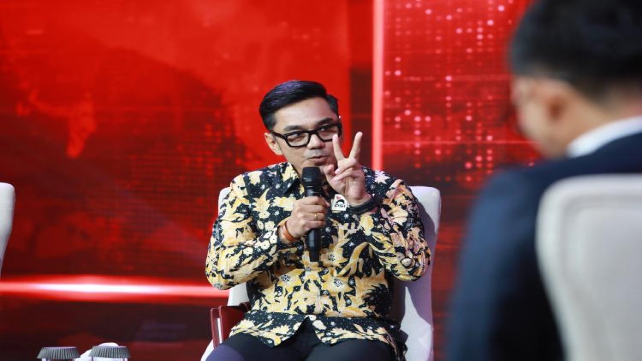 Ketua DPP Partai Solidaritas Indonesia (PSI) Dedek Prayudi mengatakan Wakil Presiden Gibran Rakabuming Raka Memiliki Gelar Honours. Sumber Foto: Toga Ibnu Pratama